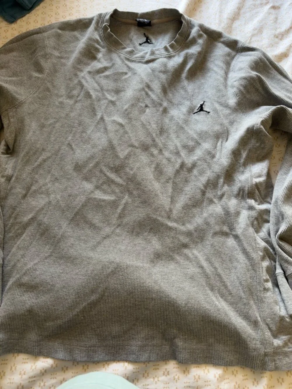 Jordan	Long-sleeve top	2XL	Gray
